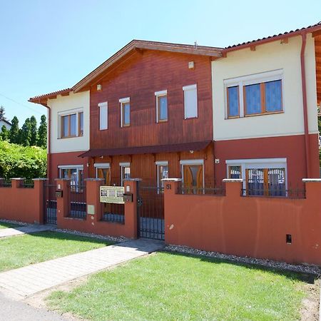 Zoli Apartmanok-Brody 51-53 Hajduszoboszlo Luaran gambar