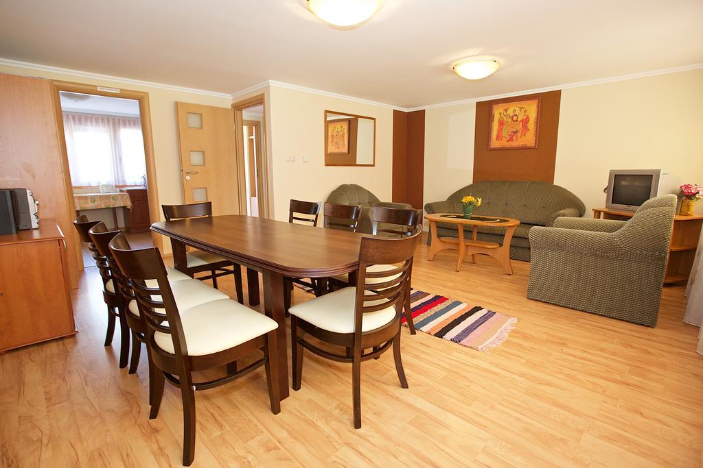 Zoli Apartmanok-Brody 51-53 Hajduszoboszlo Luaran gambar