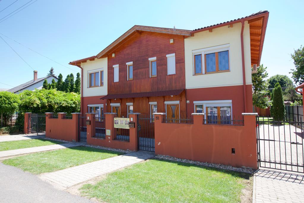 Zoli Apartmanok-Brody 51-53 Hajduszoboszlo Luaran gambar