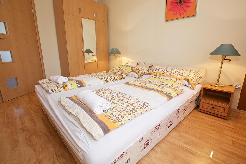 Zoli Apartmanok-Brody 51-53 Hajduszoboszlo Luaran gambar