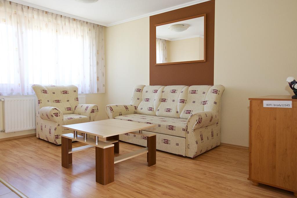 Zoli Apartmanok-Brody 51-53 Hajduszoboszlo Luaran gambar