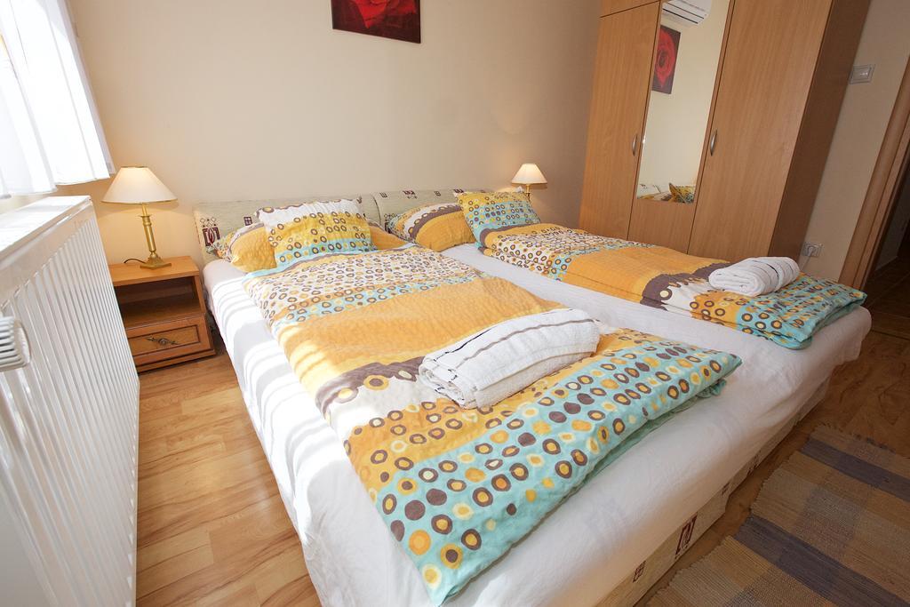 Zoli Apartmanok-Brody 51-53 Hajduszoboszlo Luaran gambar