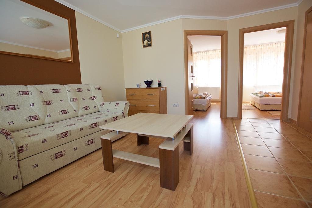 Zoli Apartmanok-Brody 51-53 Hajduszoboszlo Luaran gambar