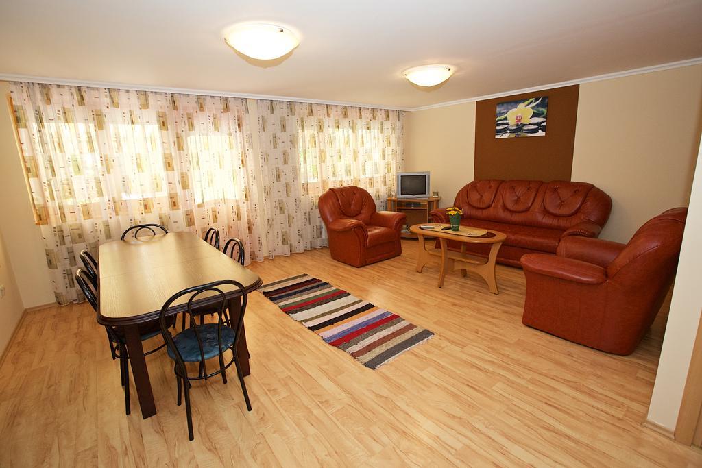 Zoli Apartmanok-Brody 51-53 Hajduszoboszlo Luaran gambar