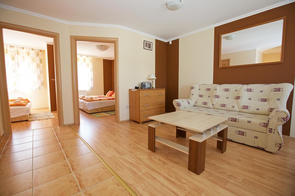 Zoli Apartmanok-Brody 51-53 Hajduszoboszlo Luaran gambar