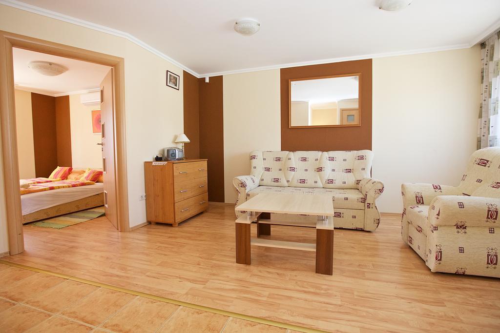 Zoli Apartmanok-Brody 51-53 Hajduszoboszlo Luaran gambar