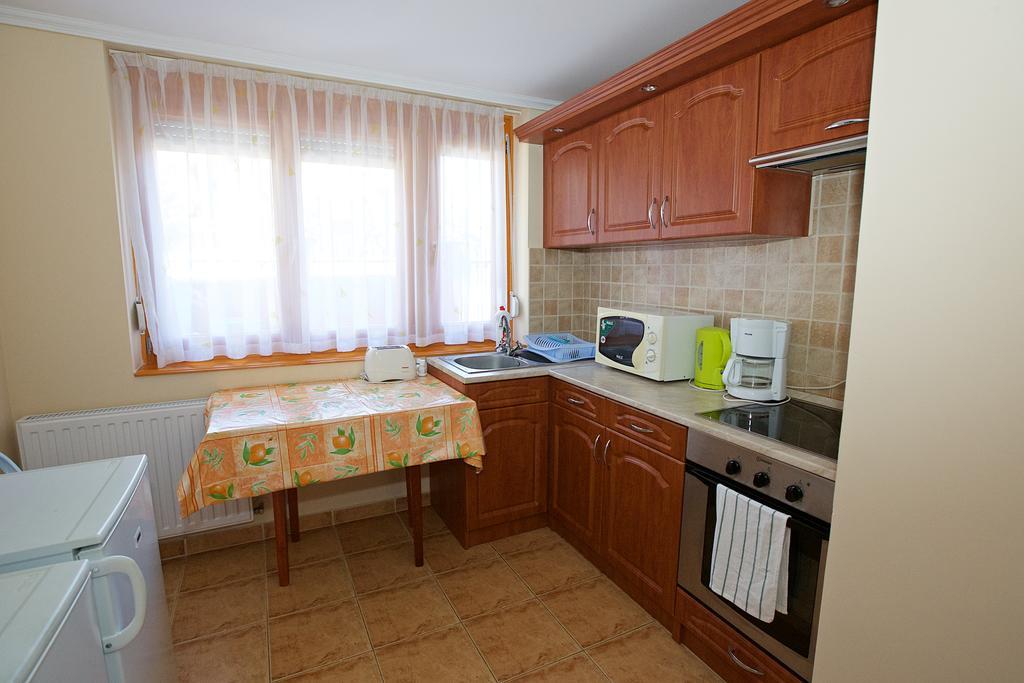 Zoli Apartmanok-Brody 51-53 Hajduszoboszlo Luaran gambar