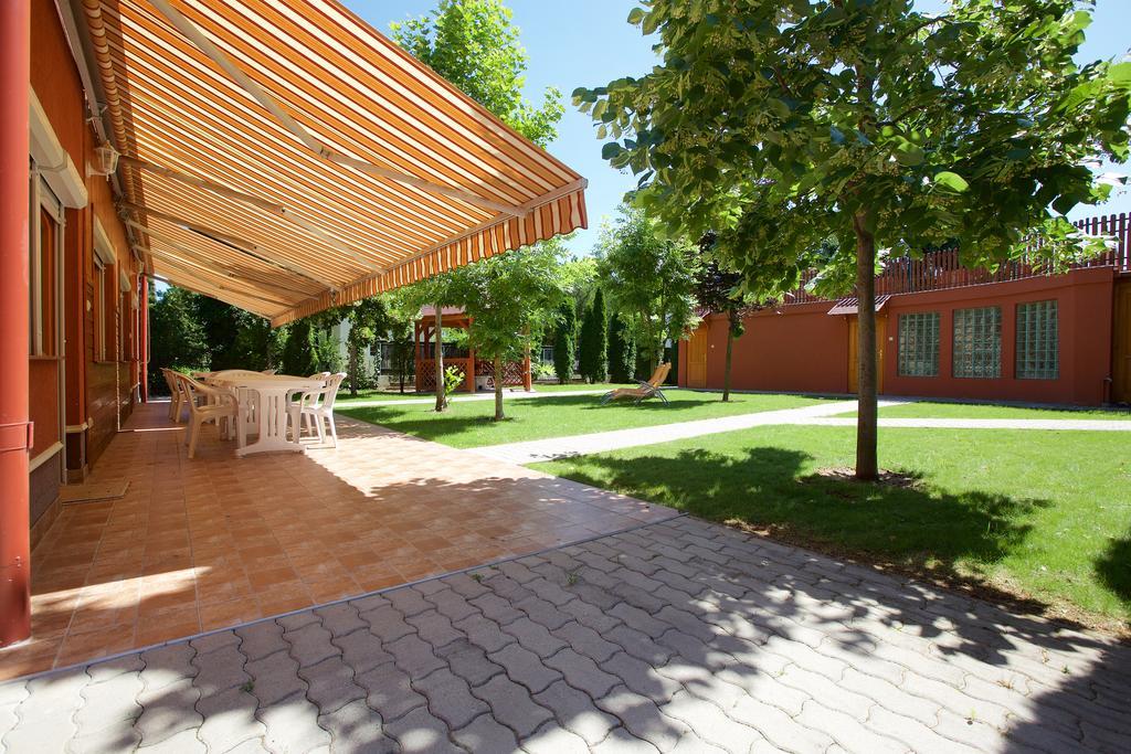 Zoli Apartmanok-Brody 51-53 Hajduszoboszlo Luaran gambar