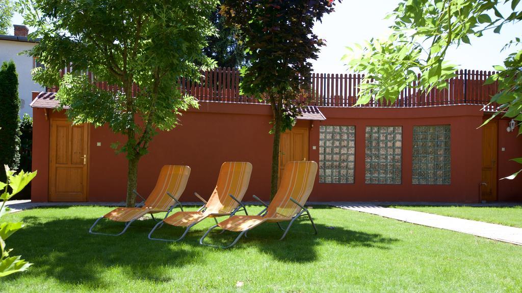 Zoli Apartmanok-Brody 51-53 Hajduszoboszlo Luaran gambar